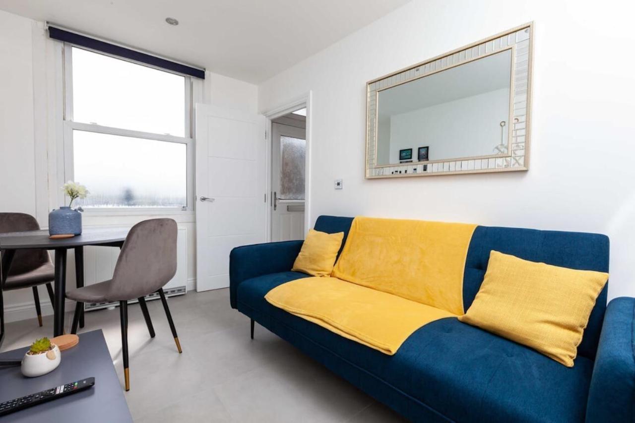 The Nest - Centre - Double And Sofa Bed Brighton
