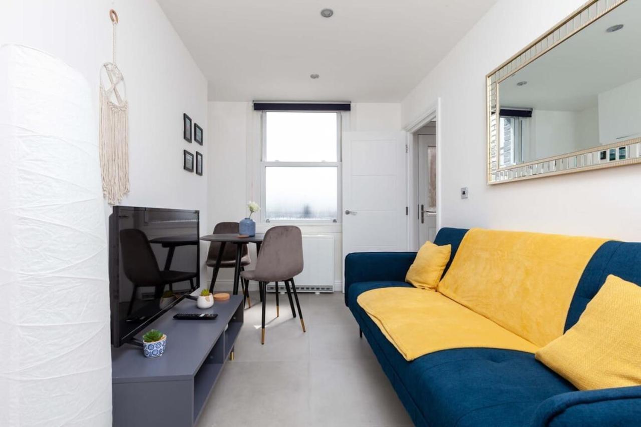 The Nest - Centre - Double And Sofa Bed Apartment *